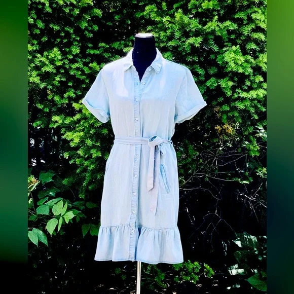 Velvet Heart Super soft cotton denim dress. Velvet Heart Super soft cotton denim dress.